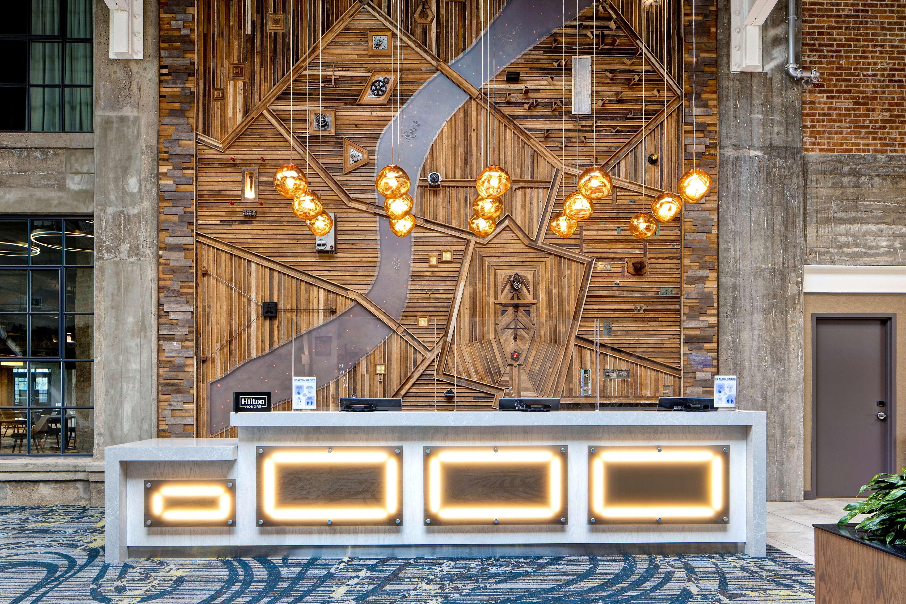 Embassy Suites By Hilton Rockford Riverfront Екстер'єр фото