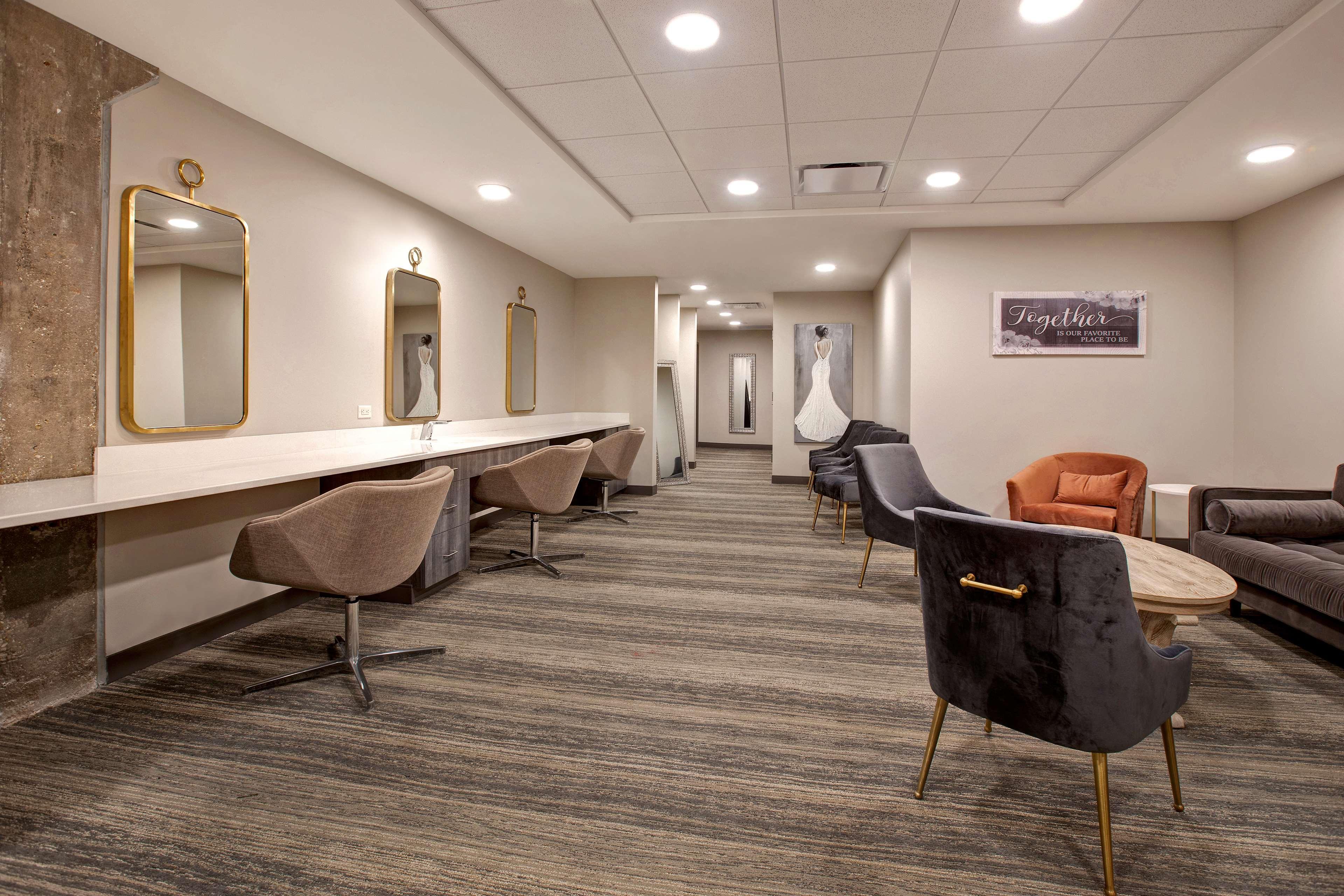 Embassy Suites By Hilton Rockford Riverfront Екстер'єр фото