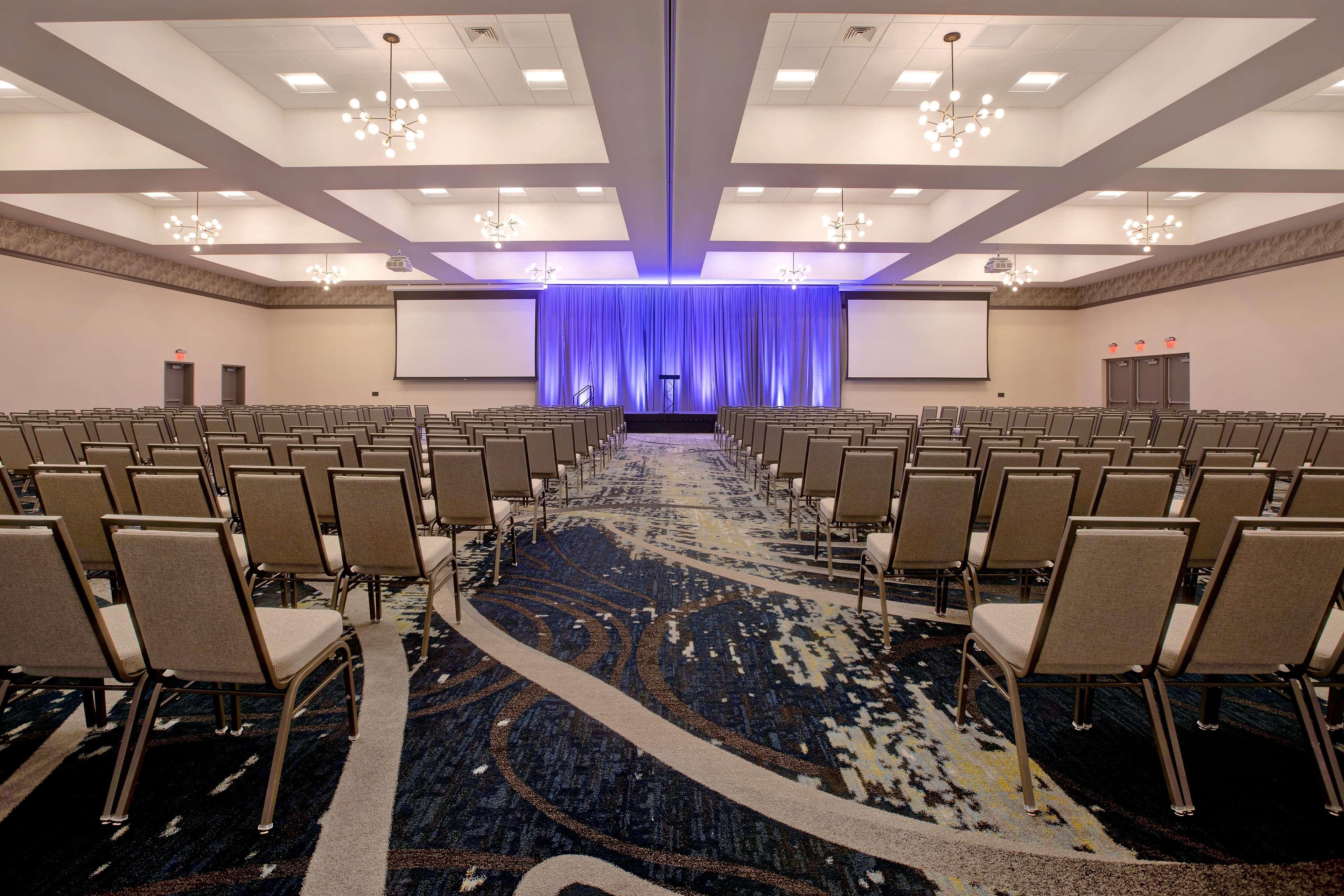 Embassy Suites By Hilton Rockford Riverfront Екстер'єр фото