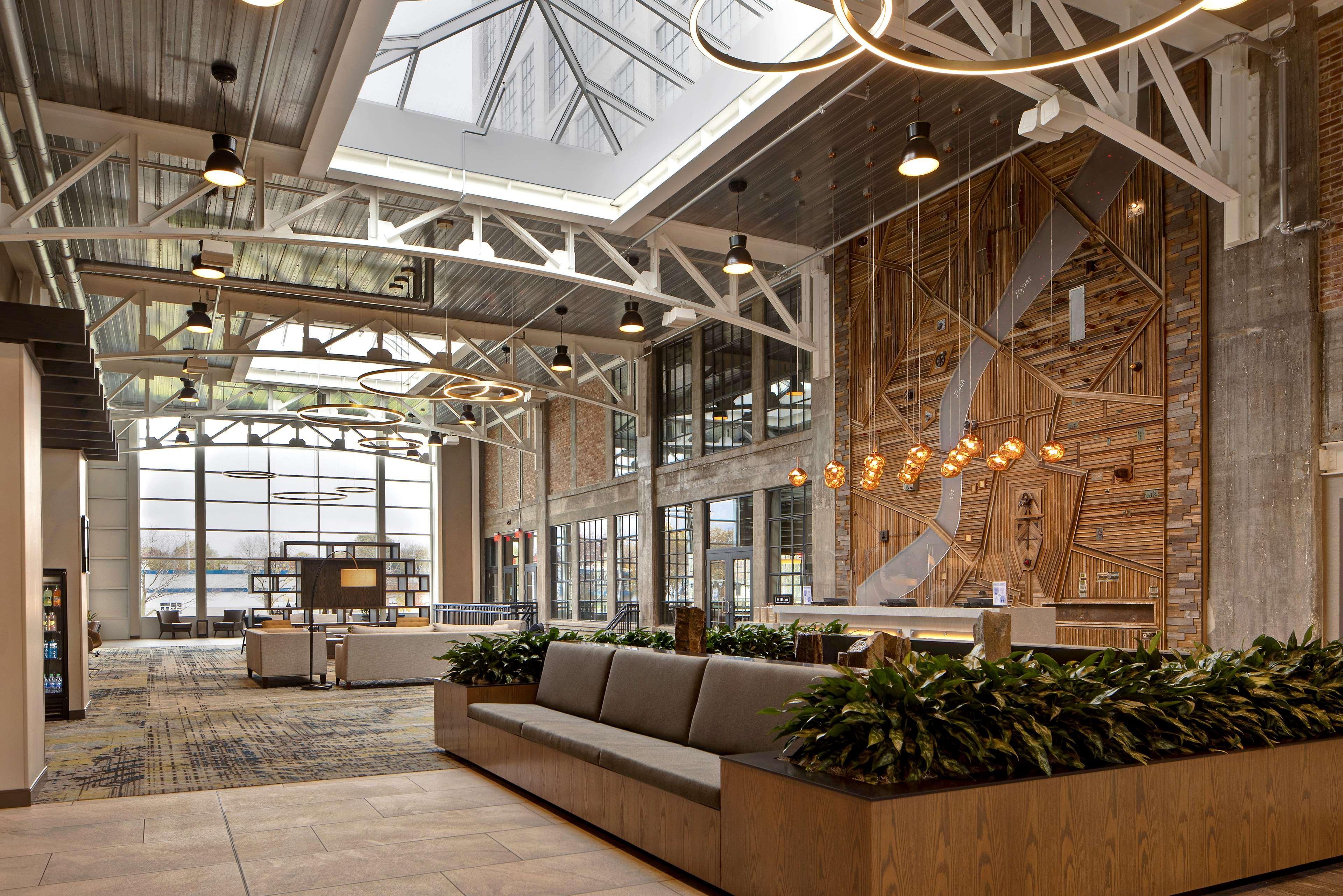 Embassy Suites By Hilton Rockford Riverfront Екстер'єр фото