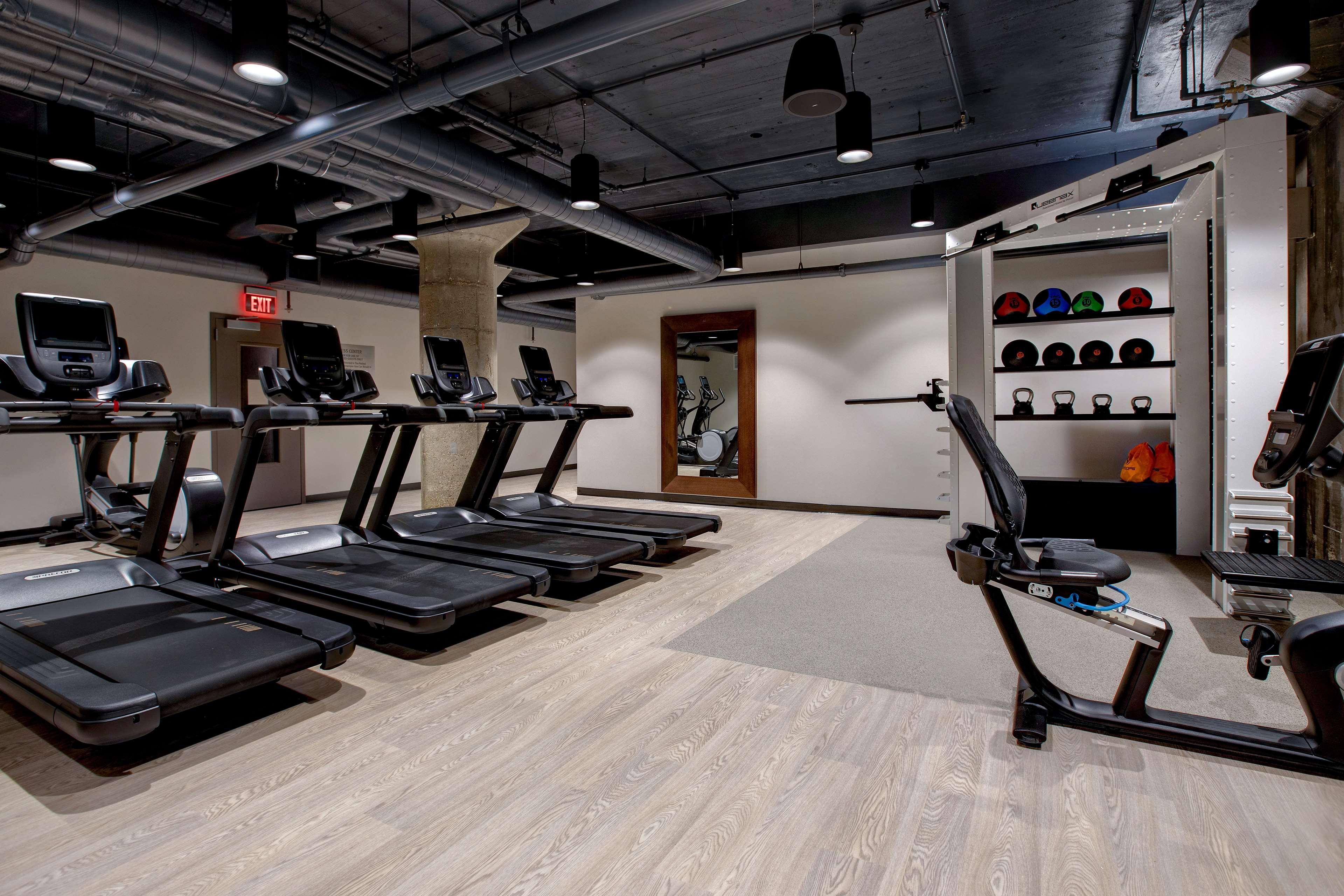 Embassy Suites By Hilton Rockford Riverfront Екстер'єр фото