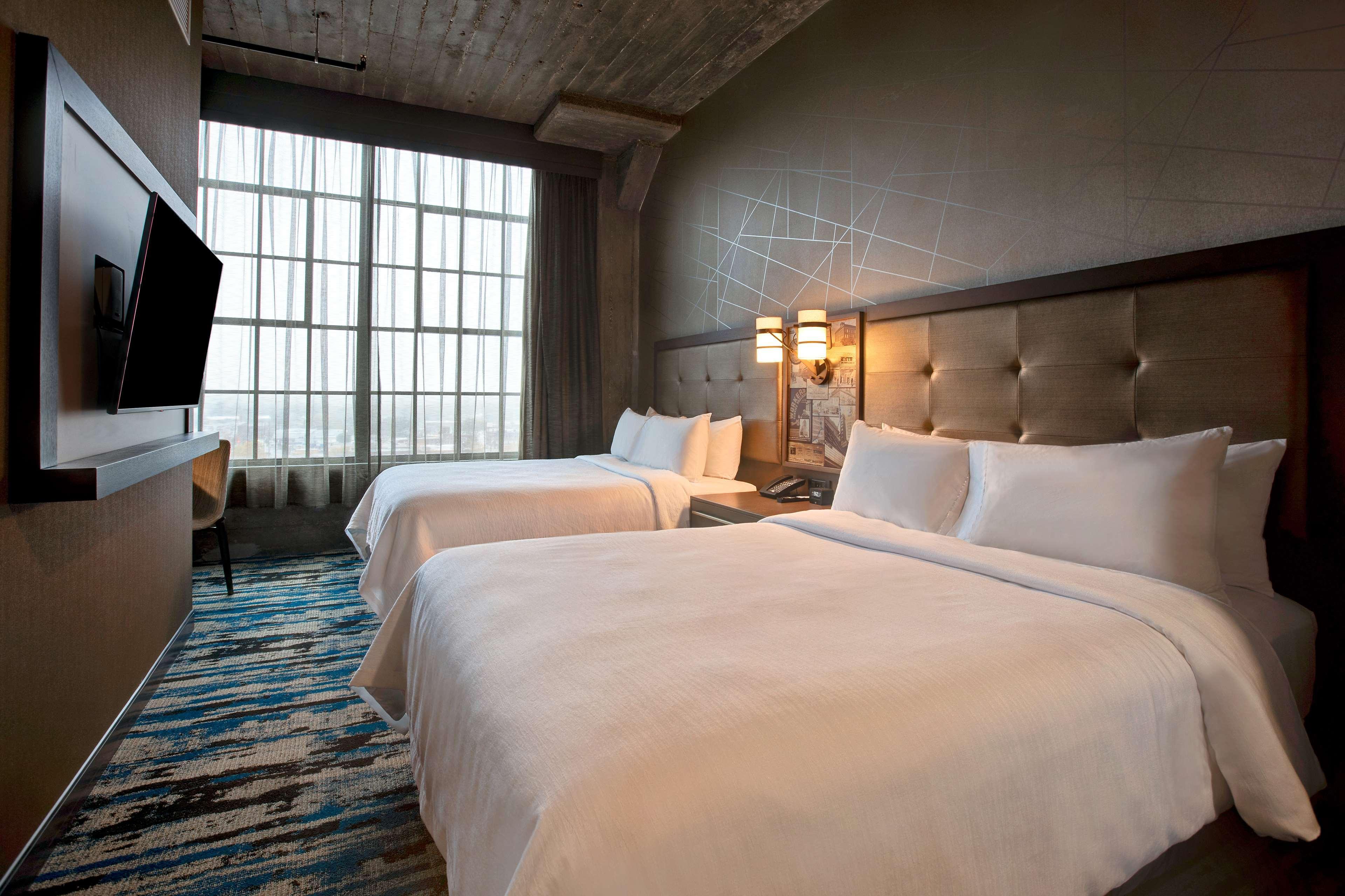 Embassy Suites By Hilton Rockford Riverfront Екстер'єр фото