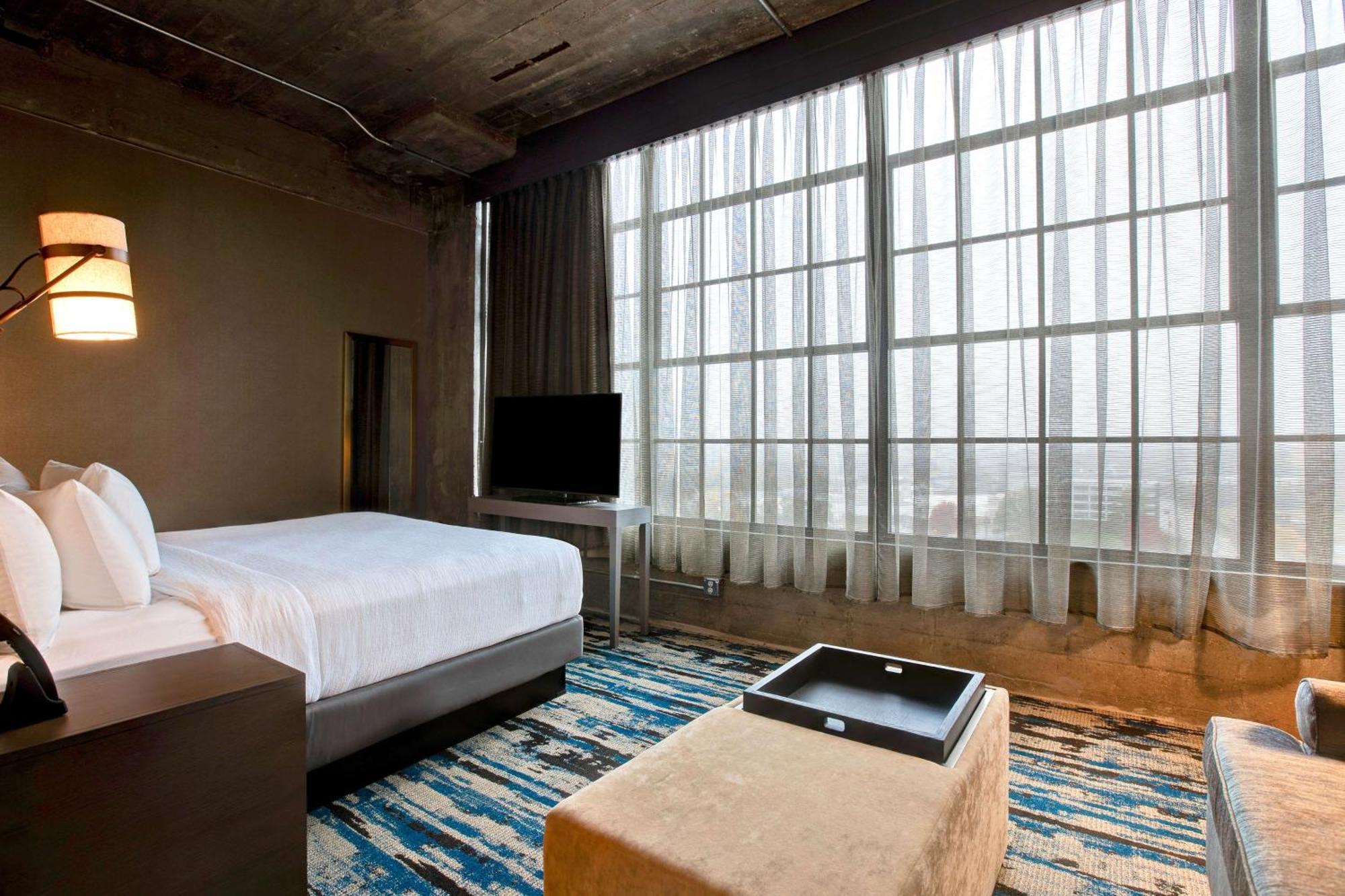 Embassy Suites By Hilton Rockford Riverfront Екстер'єр фото