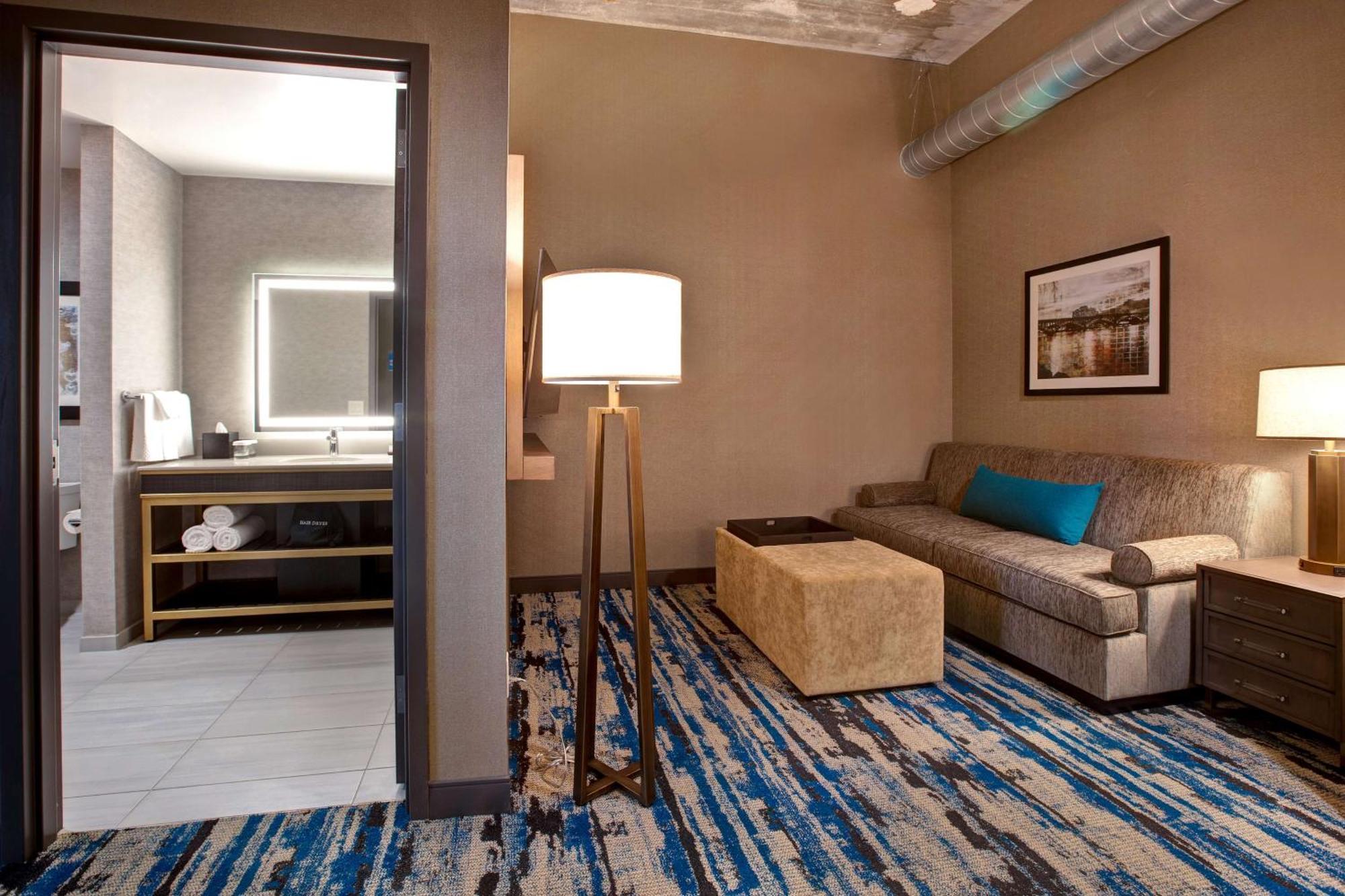 Embassy Suites By Hilton Rockford Riverfront Екстер'єр фото