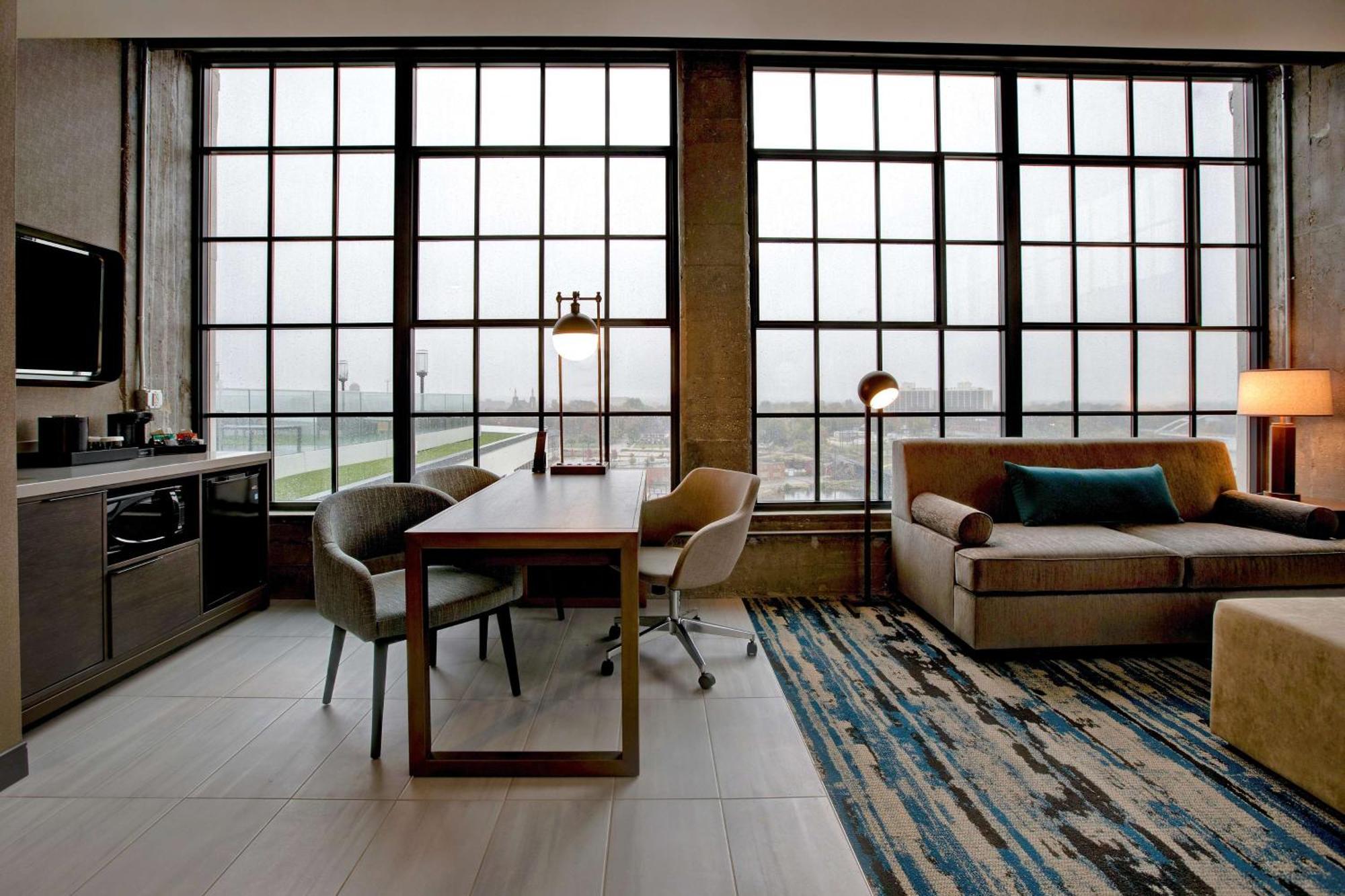 Embassy Suites By Hilton Rockford Riverfront Екстер'єр фото