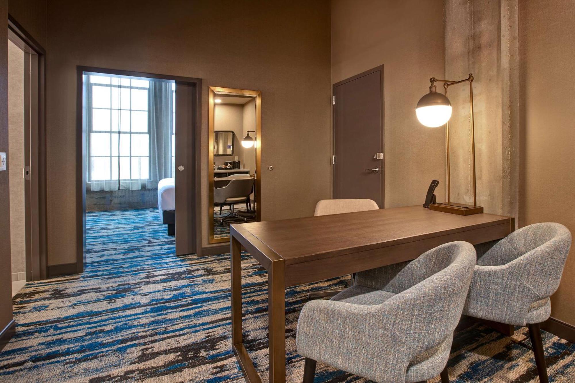 Embassy Suites By Hilton Rockford Riverfront Екстер'єр фото
