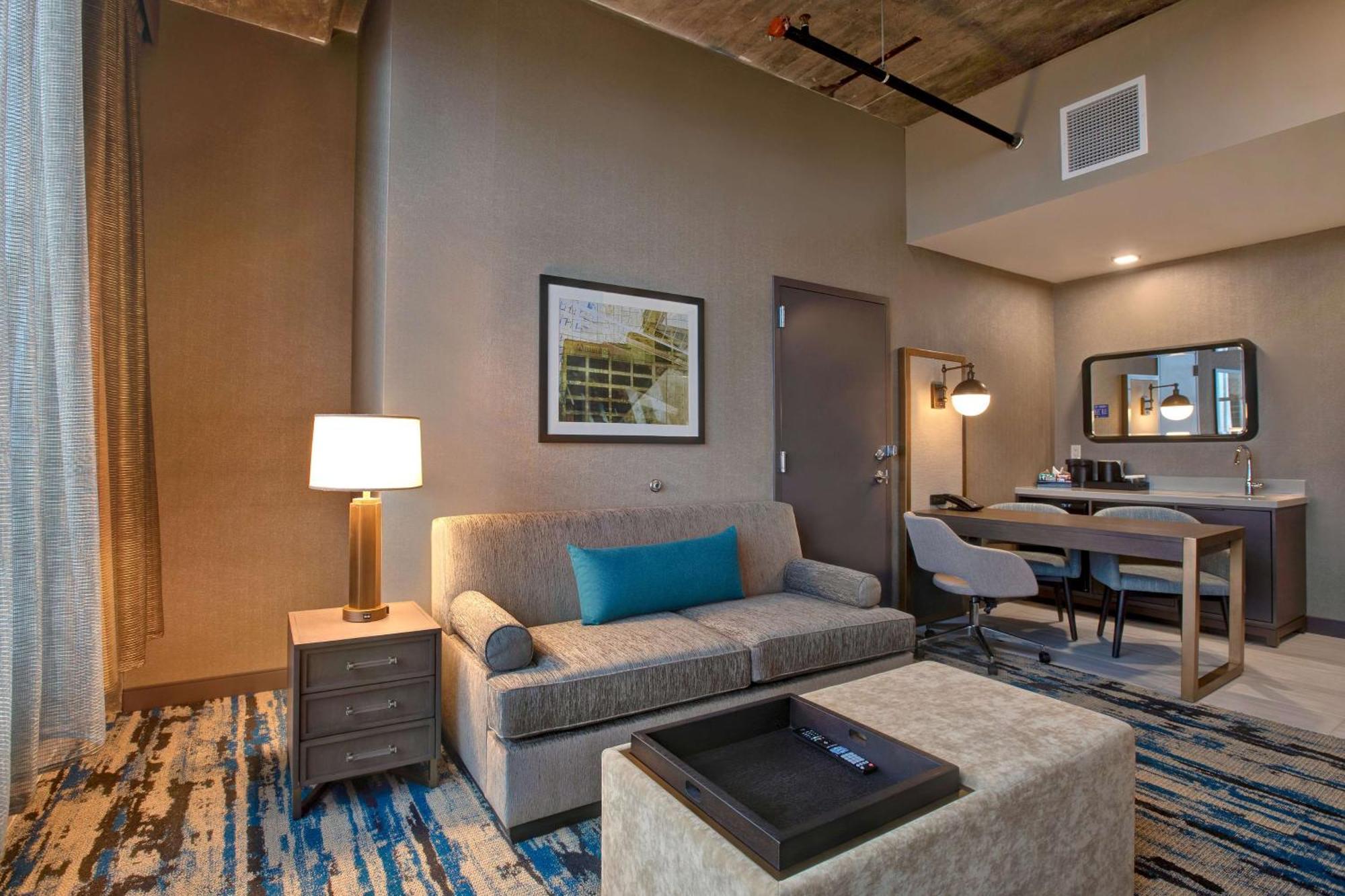 Embassy Suites By Hilton Rockford Riverfront Екстер'єр фото